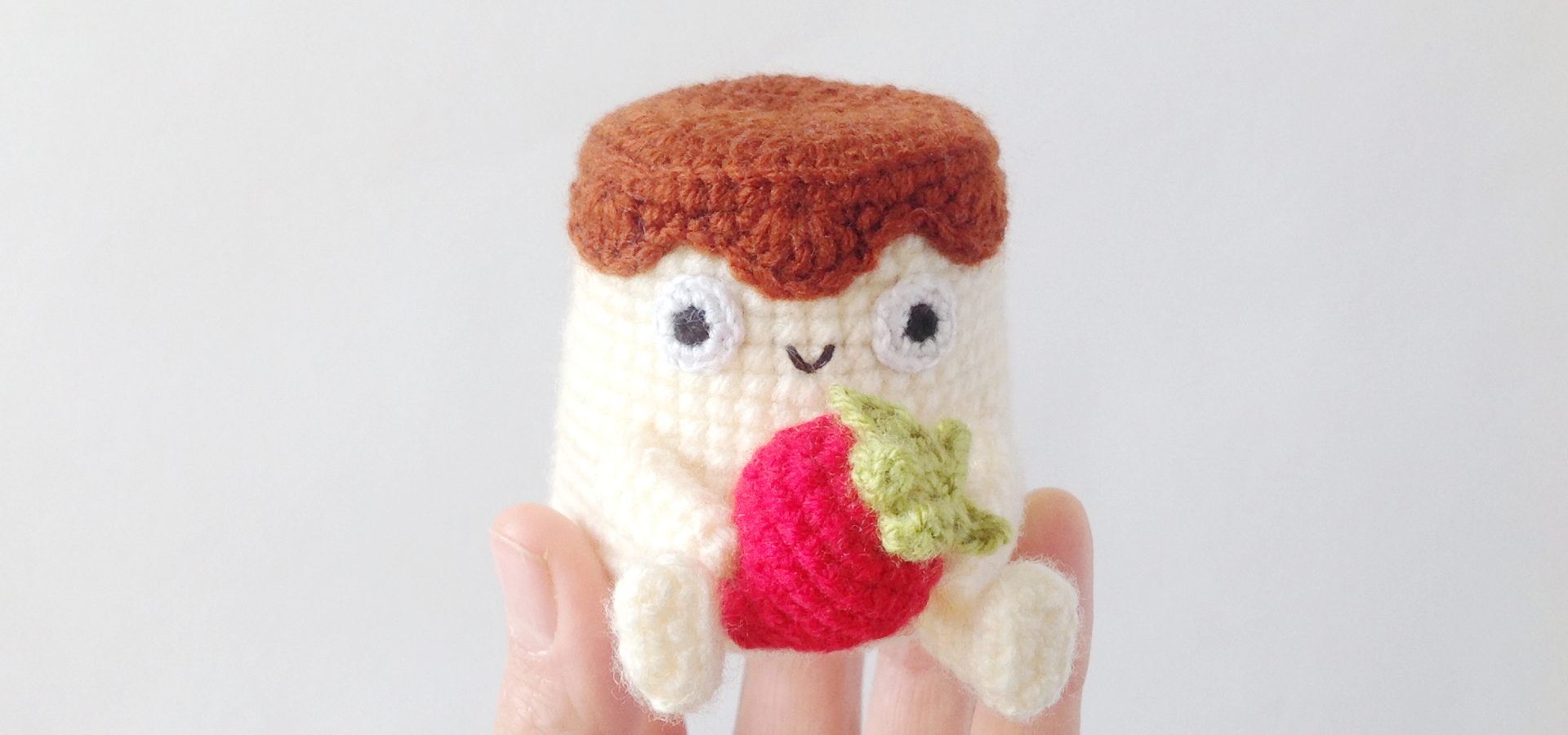 Francis the flan de leche amigurumi 01